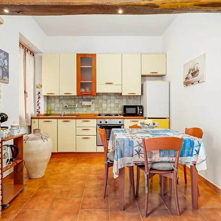 House With Private Garden Near Centre And Holiday home *