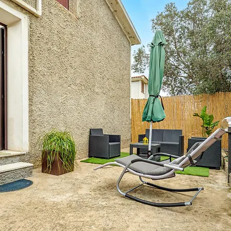 House With Private Garden Near Centre And *