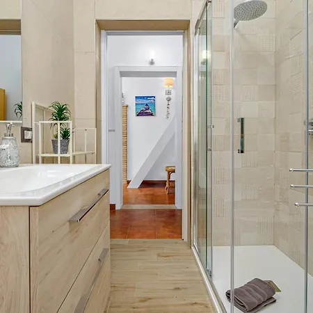 House With Private Garden Near Centre And Nyaraló Olbia