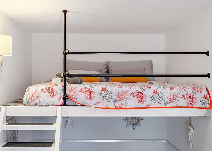 House With Private Garden Near Centre And Ольбия